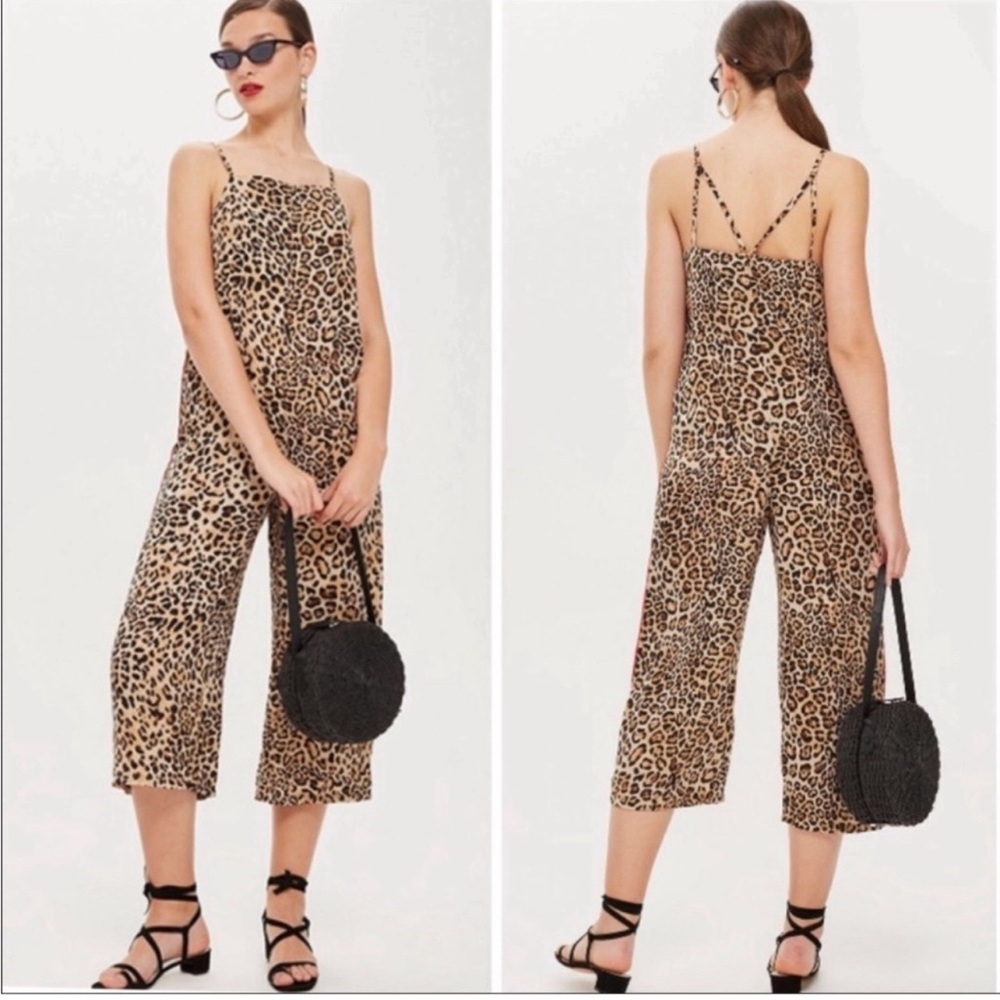 Top Shop size 2 cheetah print Capri length jumper in like new condition